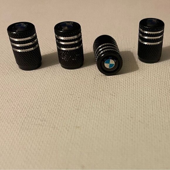 BMW Logo valve Stem caps in Black set of 4 NWT - Picture 3 of 4